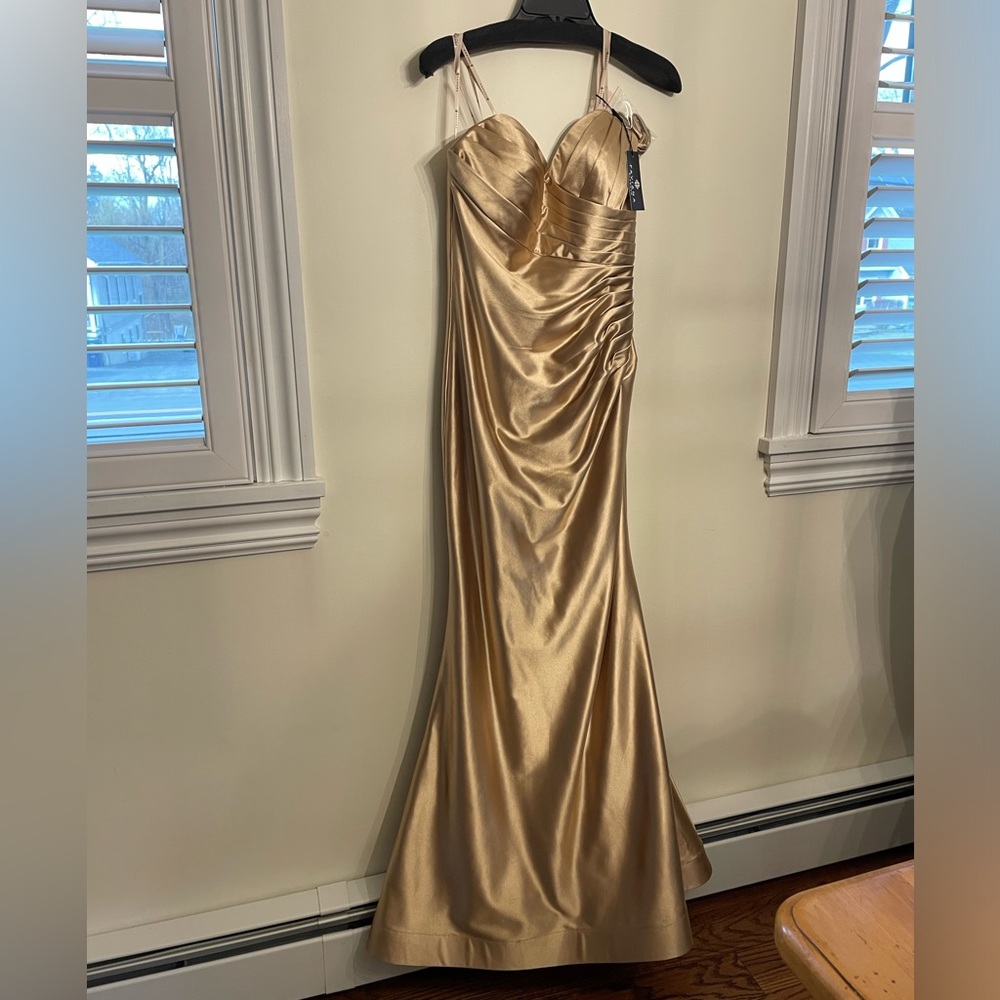 NWT Faviana Gold Strapless Gown